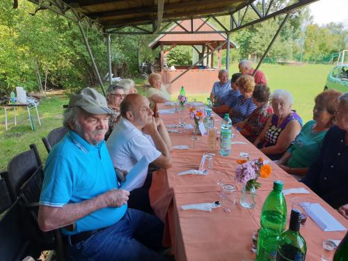 Posedenie pri guláši 8.8.2019 Jednota dôchodcov Galovany